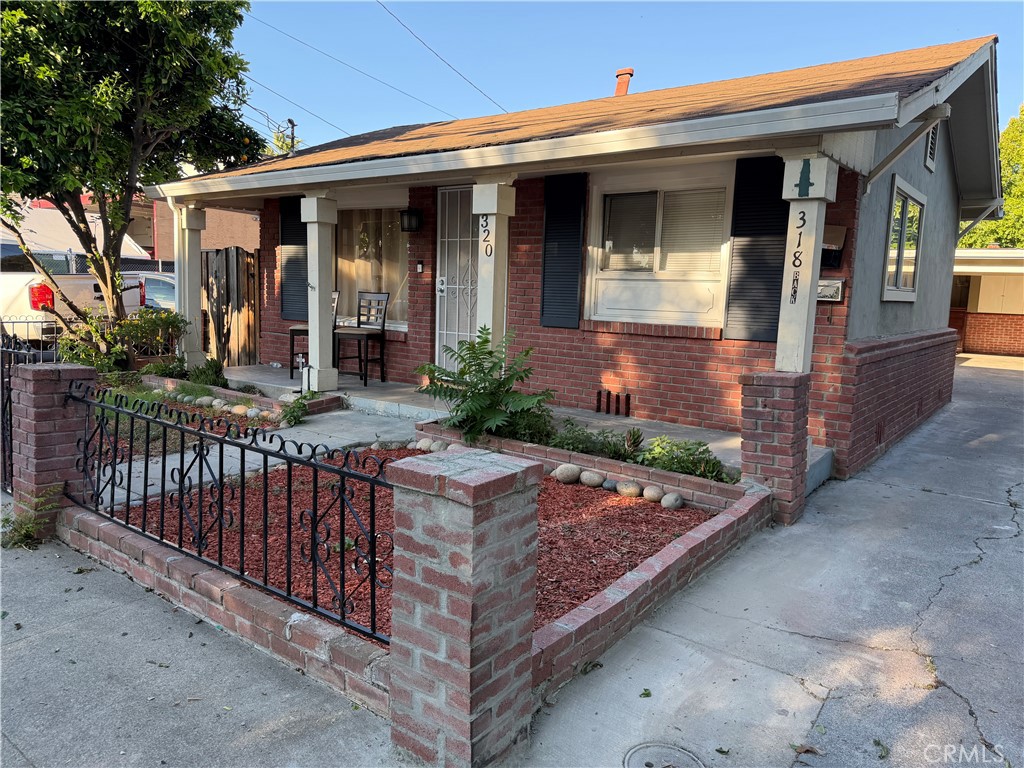 318 Raymond