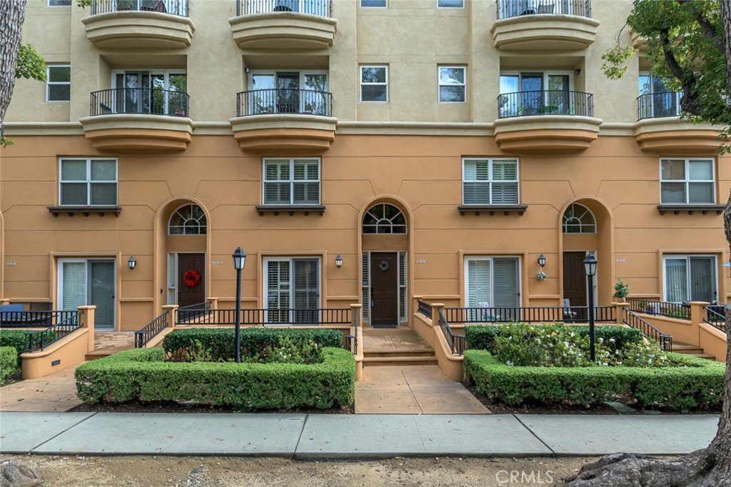 280 N Madison