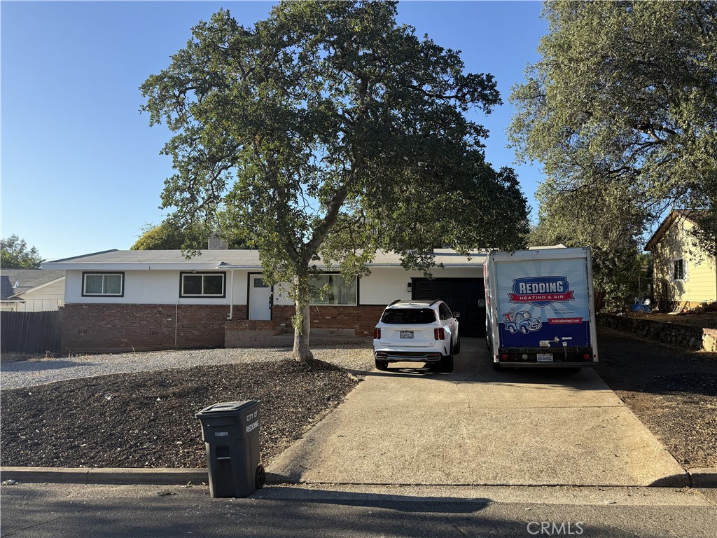 1448 Mistletoe lane