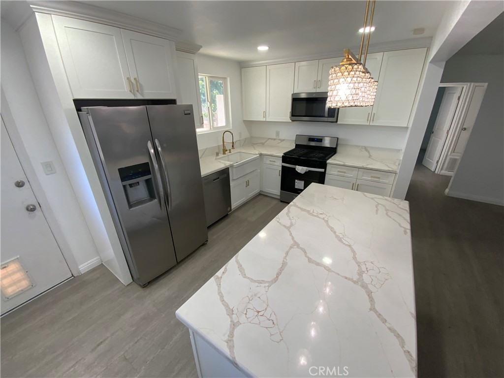 1702 S Monterey