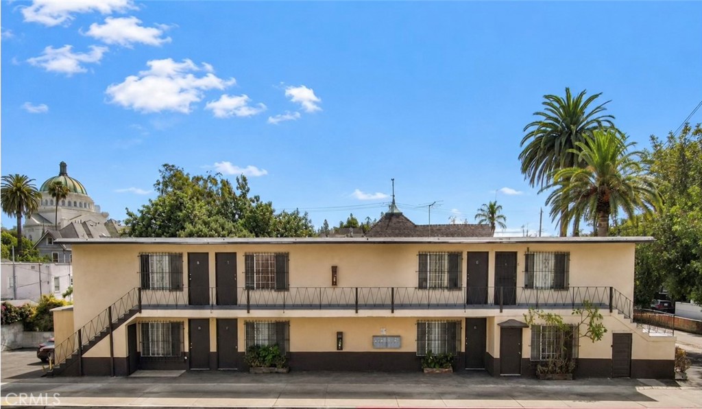 1143 W 28th