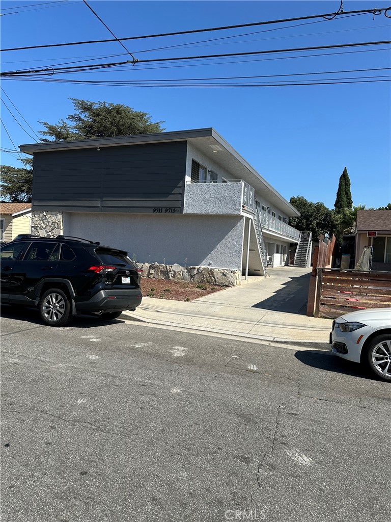9711 Laurel