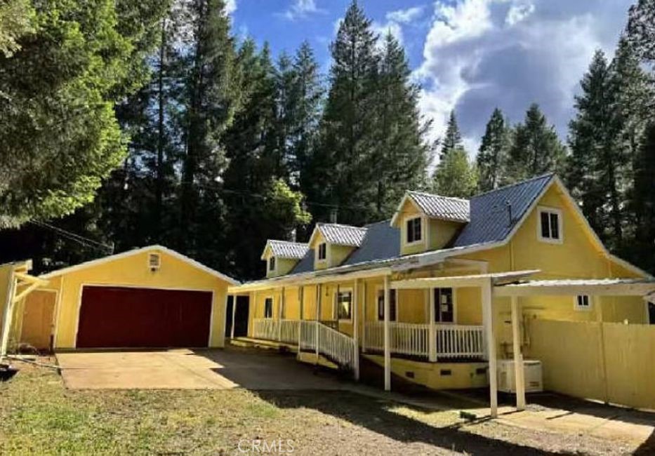 17582 New York House