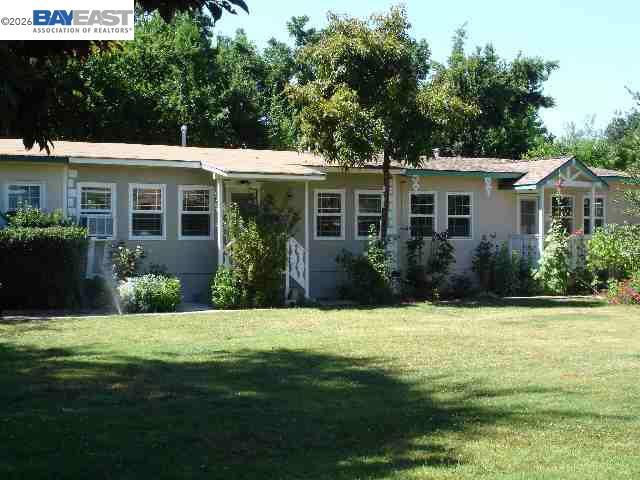 663 ROSE AVE