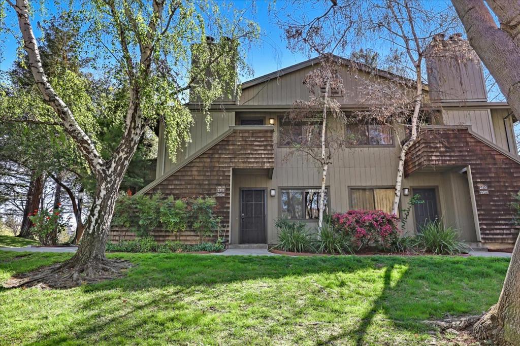 2504 La Terrace Circle