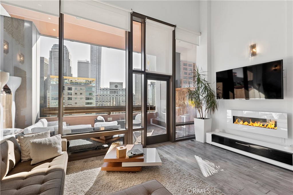 1100 Wilshire Boulevard 1707