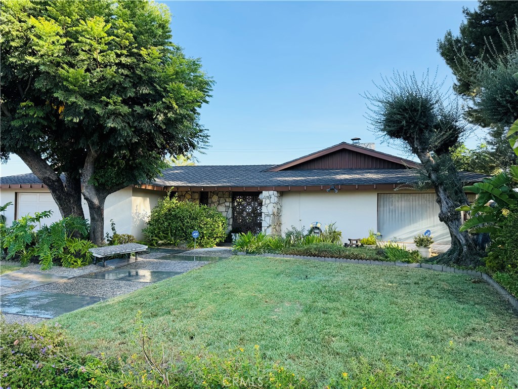 22864 Minona Drive