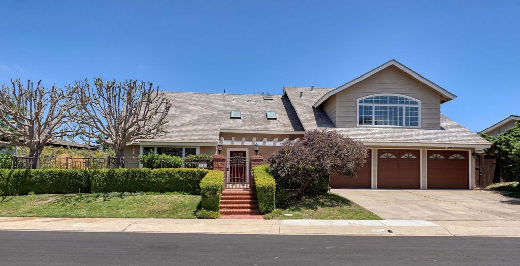 8745 Robin Hood Lane