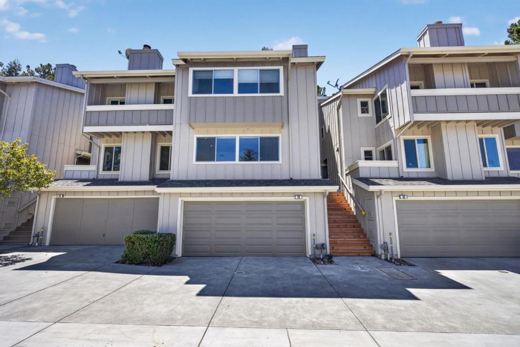 29 Weepingridge Court