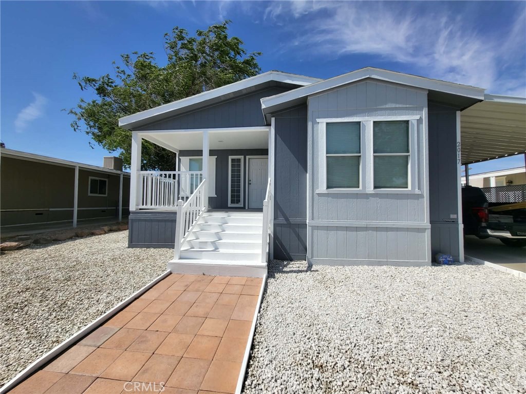 2017 Sonja Dr