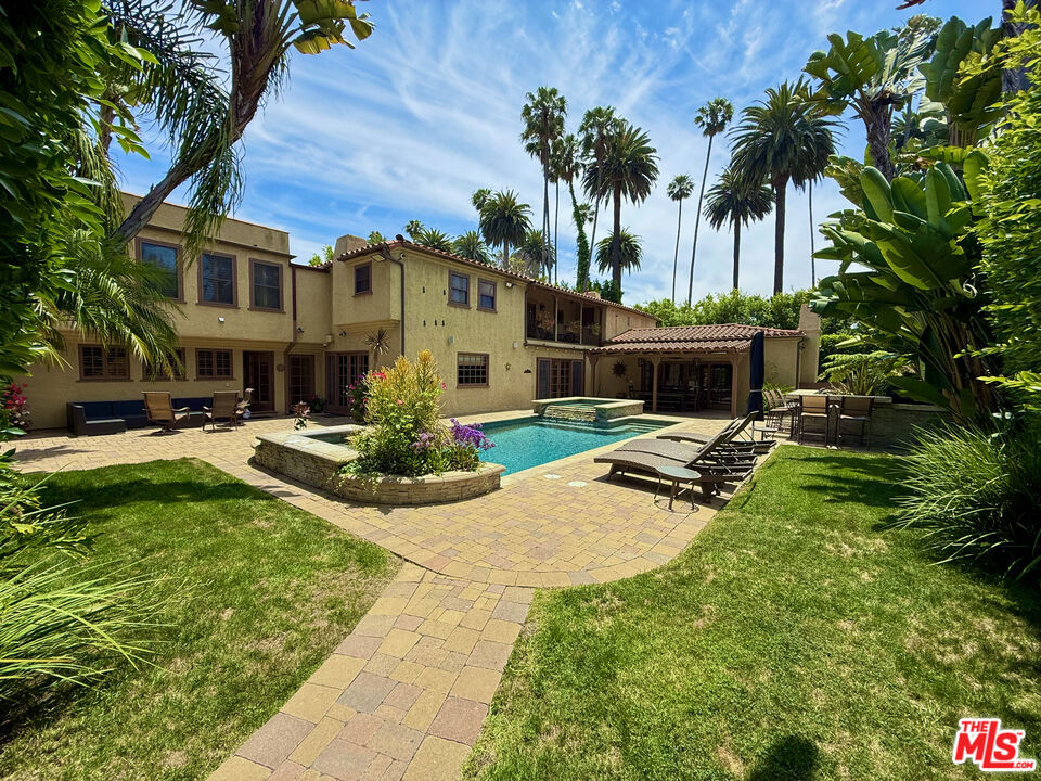524 N Bedford Drive