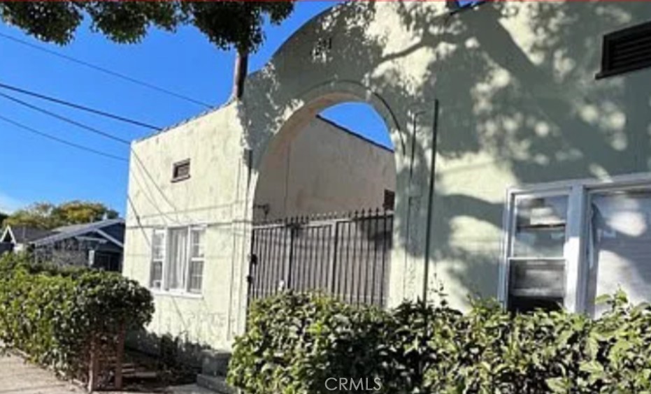 551 W 10th 10