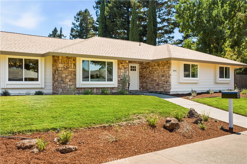1419 Lazy Trail