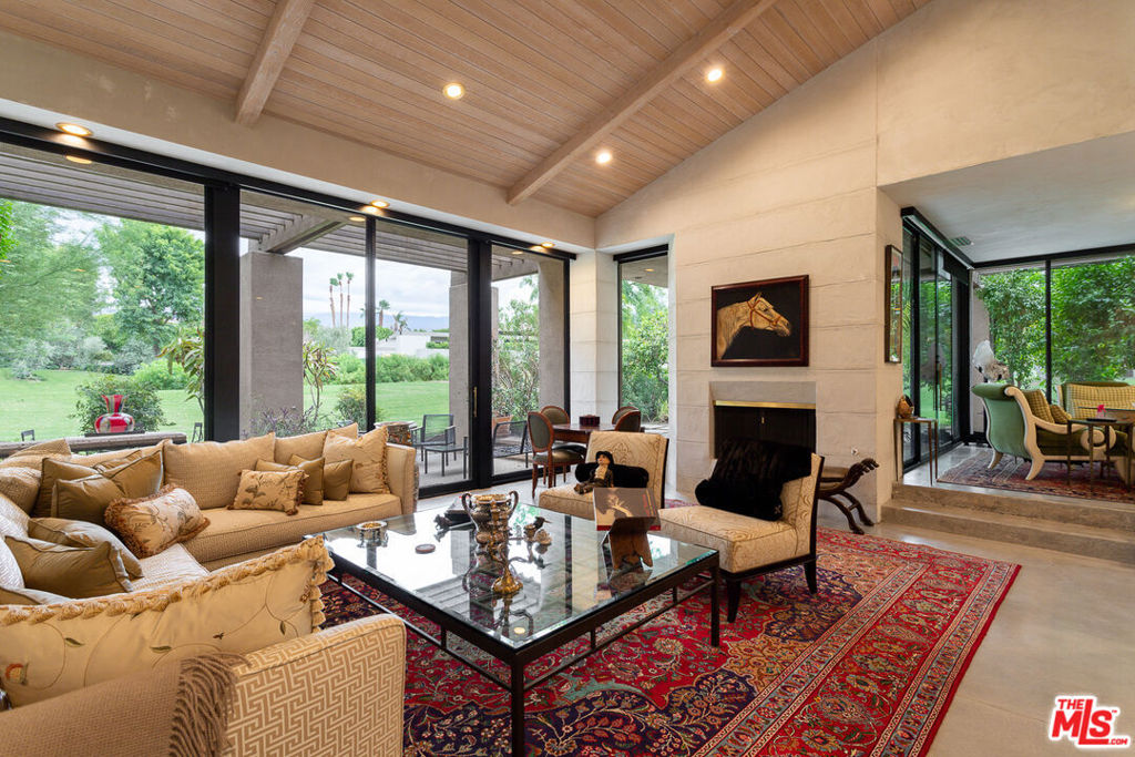 74687 Arroyo Drive