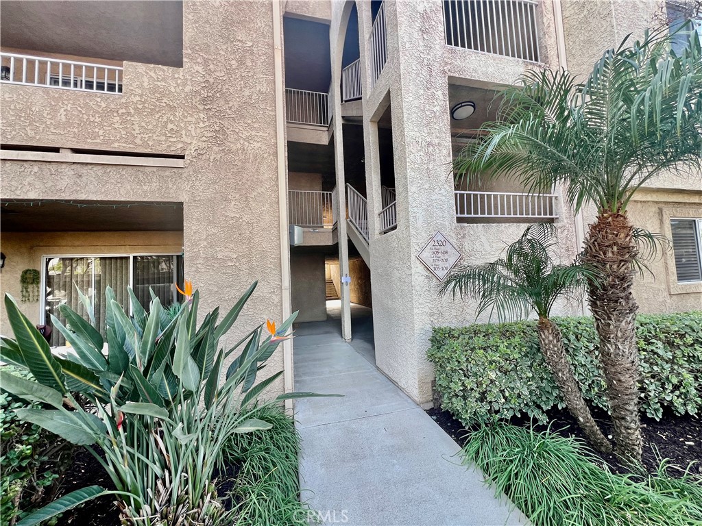 2320 Del Mar
