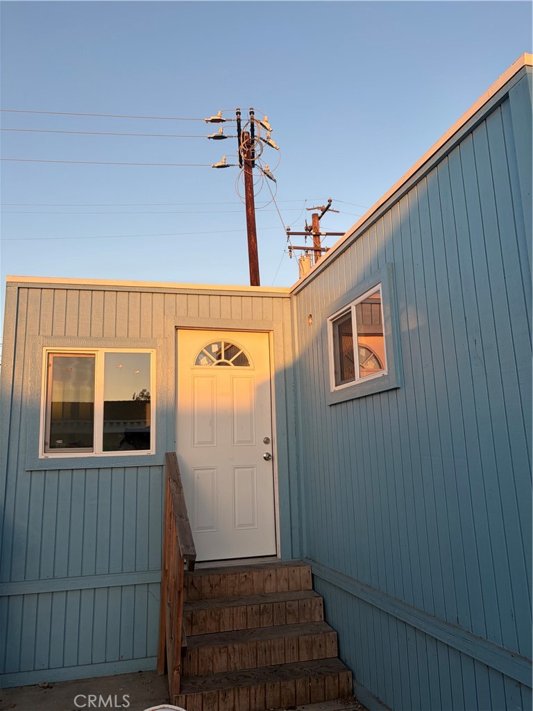 716 N Grand Ave