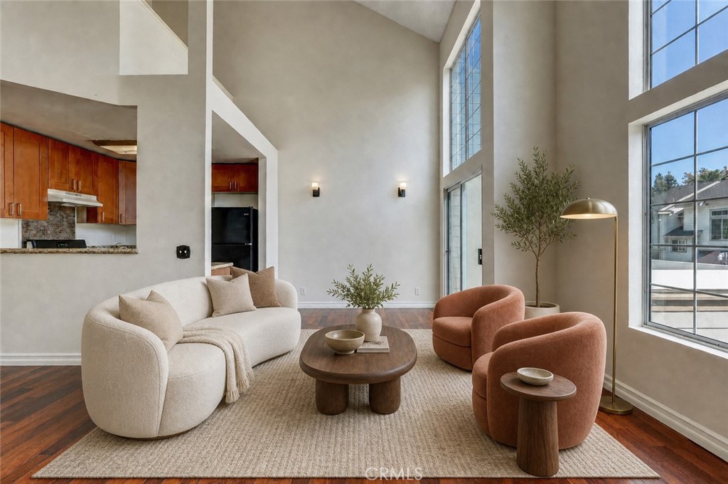 11150 Glenoaks 294