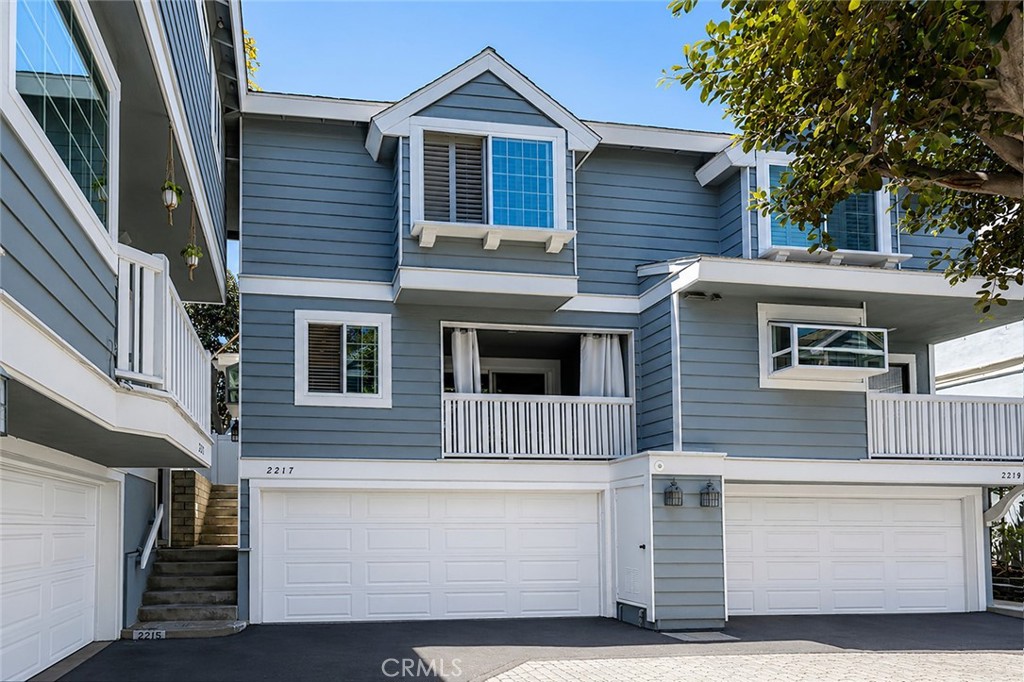 2217 Mayfair Court