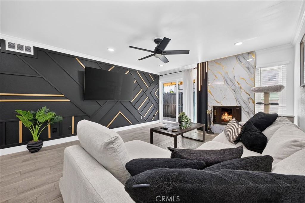 1725 Melrose 28