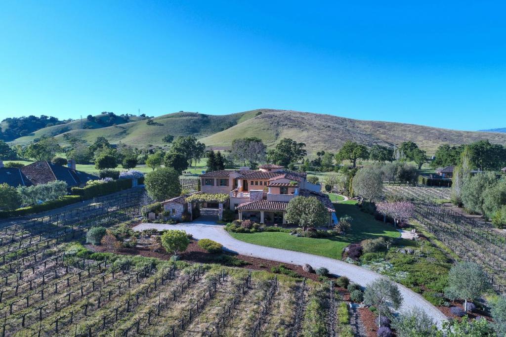 1295 Lions Peak Lane