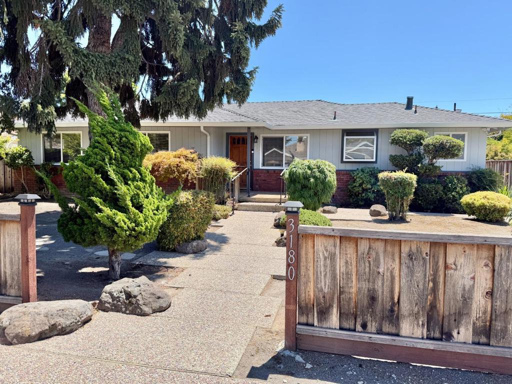 3180 Acorn Way
