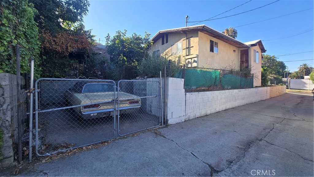 2118 Scott