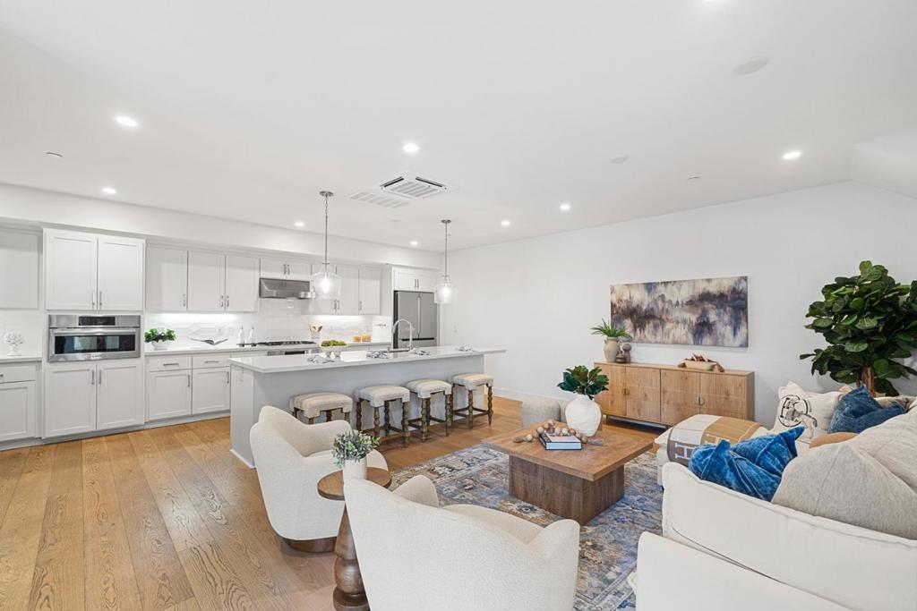 16015 Bartlett Court