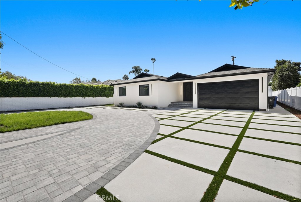 16158 Magnolia Boulevard