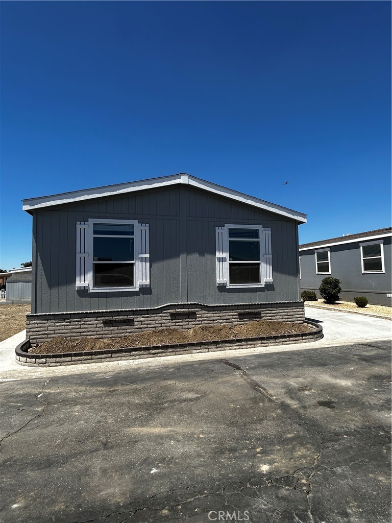 2205 W Acacia Ave 94
