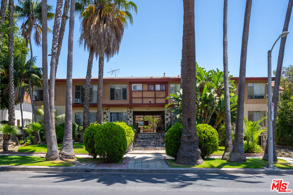 720 S Plymouth Boulevard