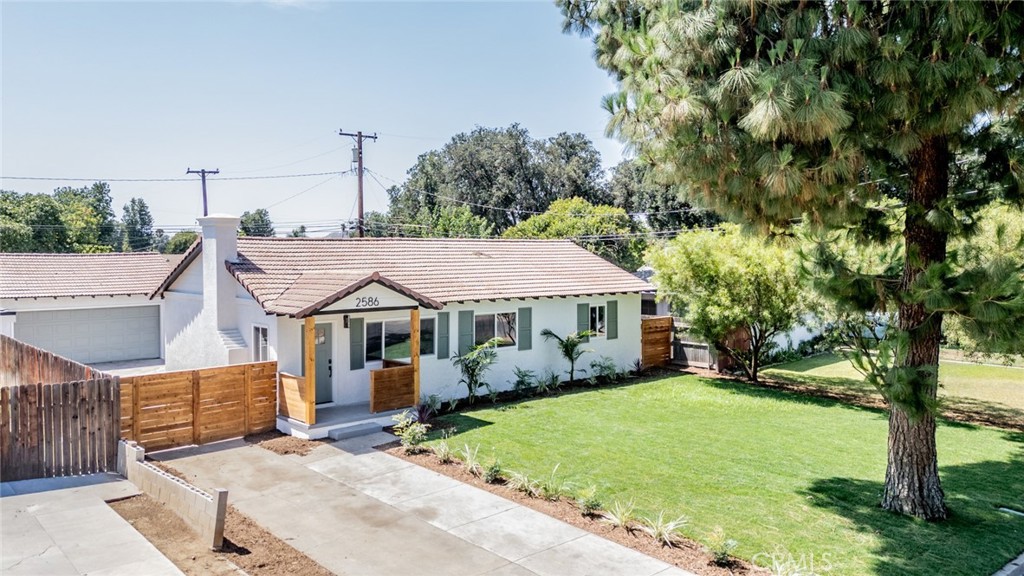 2586 Prospect Avenue