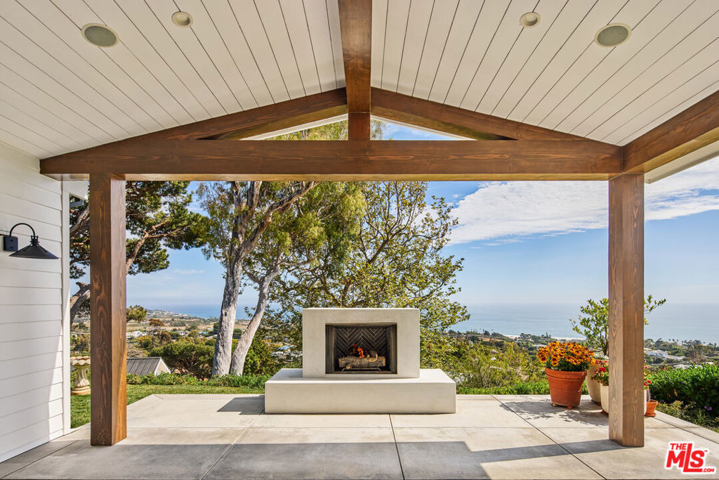 5561 Horizon Drive