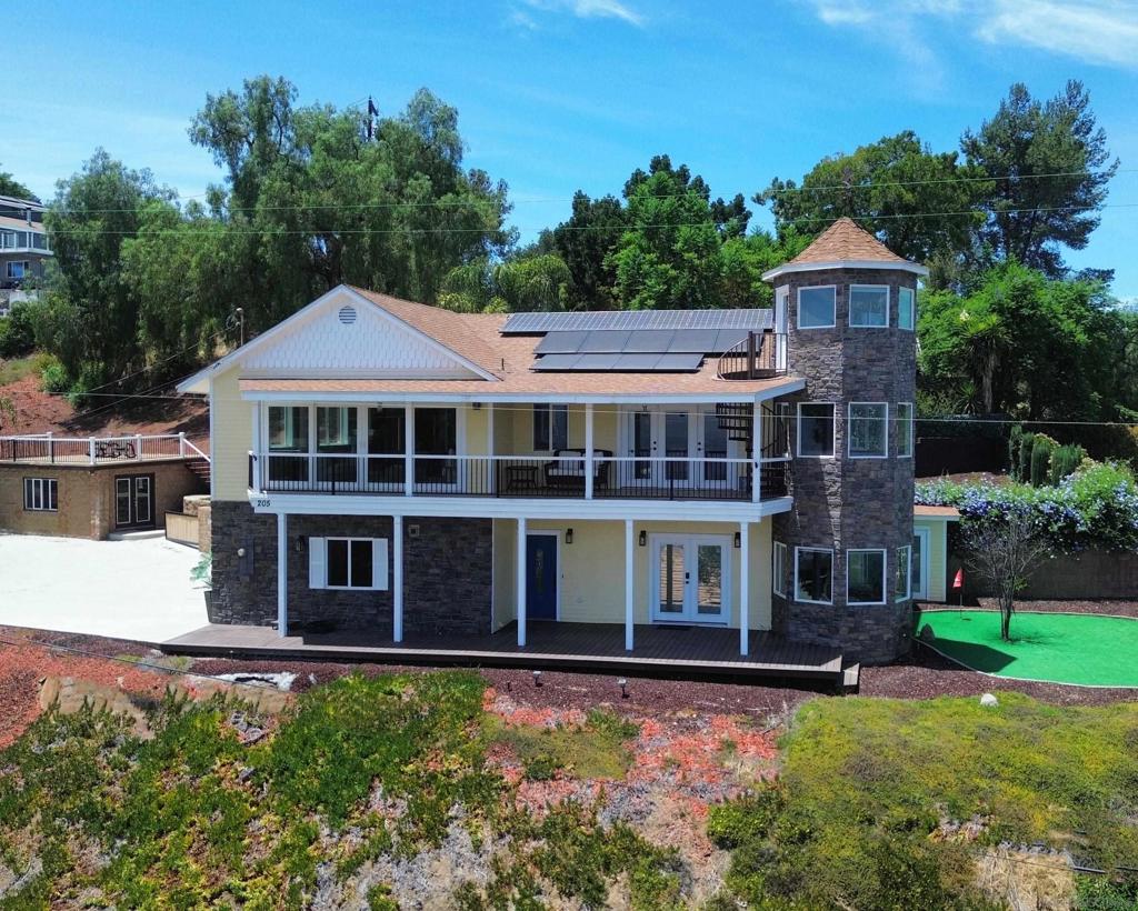 205 HIGHLINE TRAIL