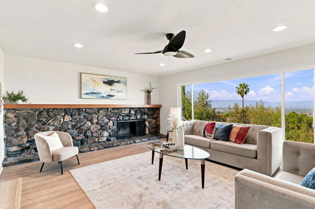 895 Tybalt Drive
