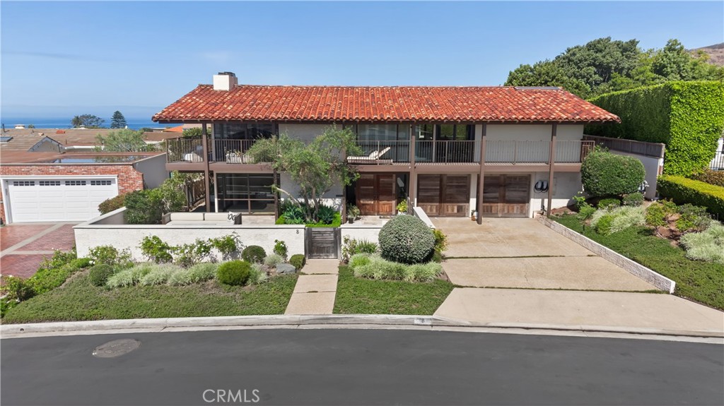 8 Monarch Bay Drive