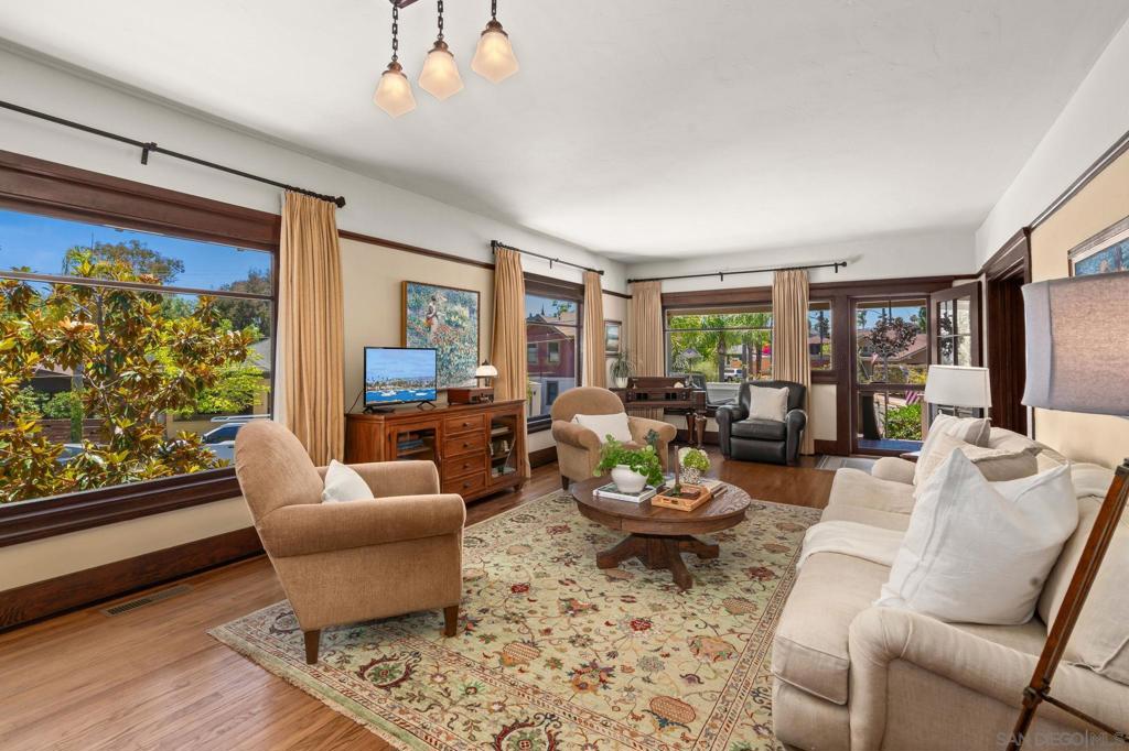 4316 Hermosa Way
