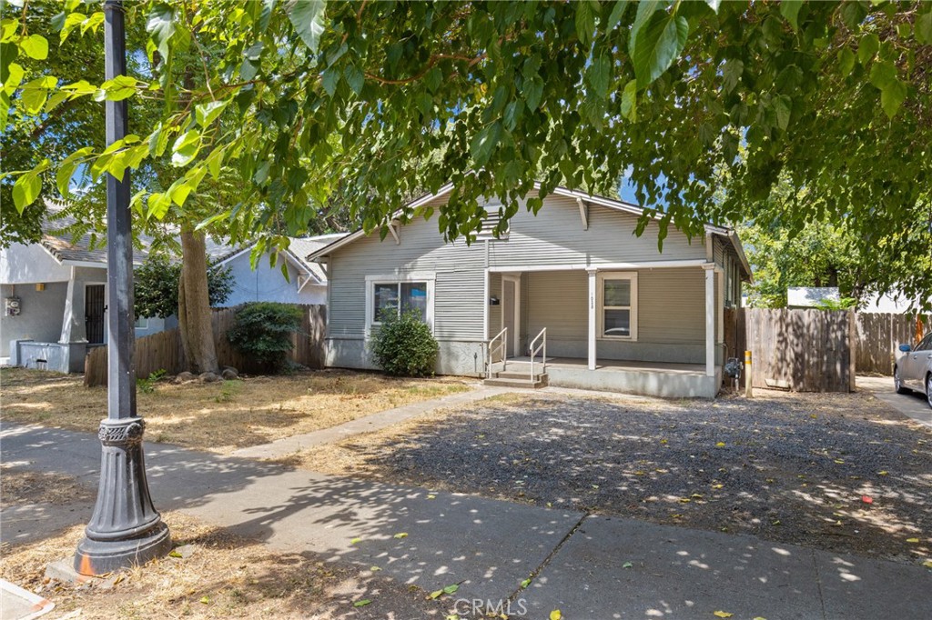 1038 W 5th Street