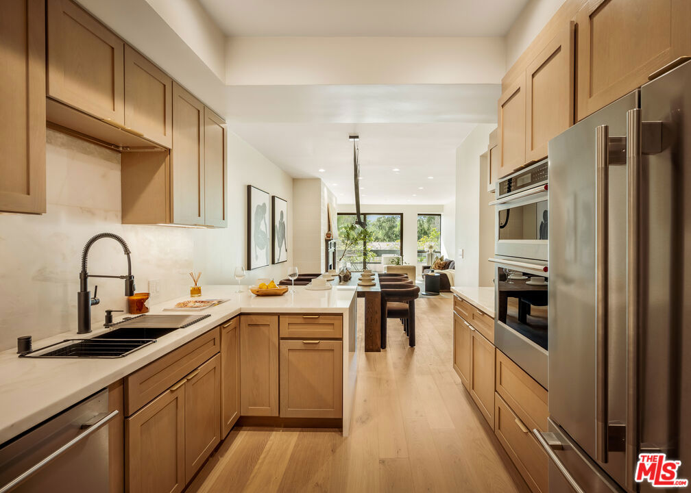 10551 Wilshire Boulevard 403