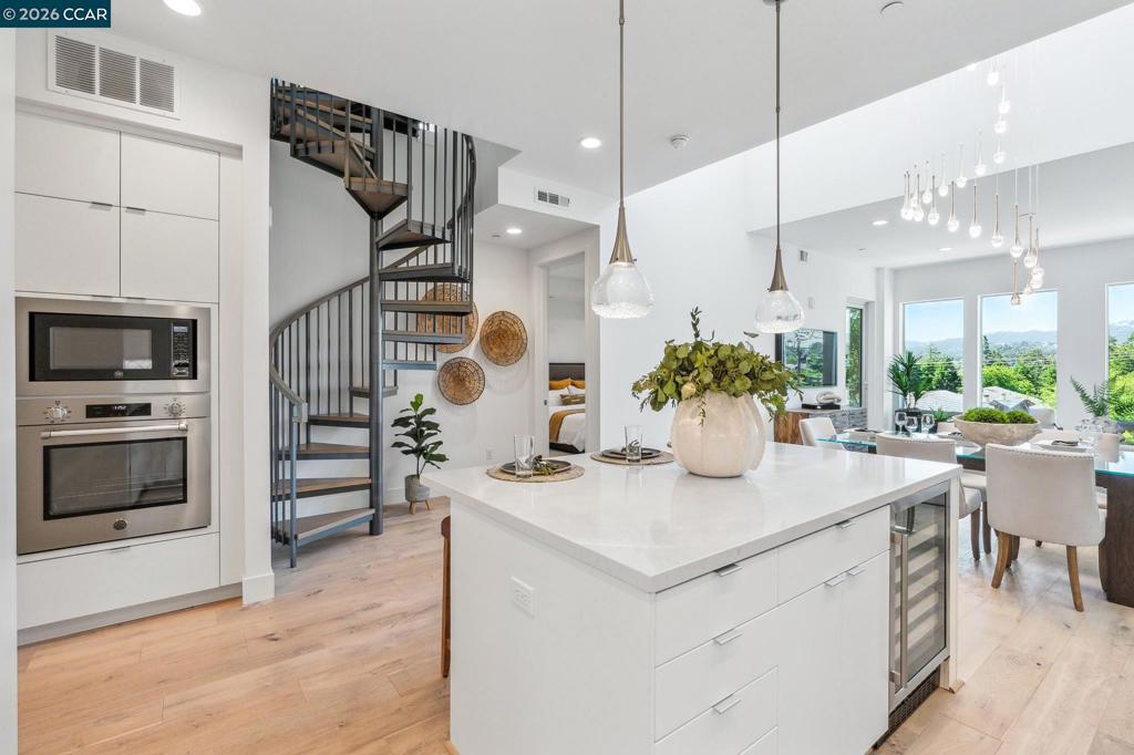 1954 Trinity Ave 302