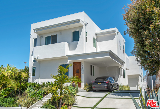 7447 W 81ST Street