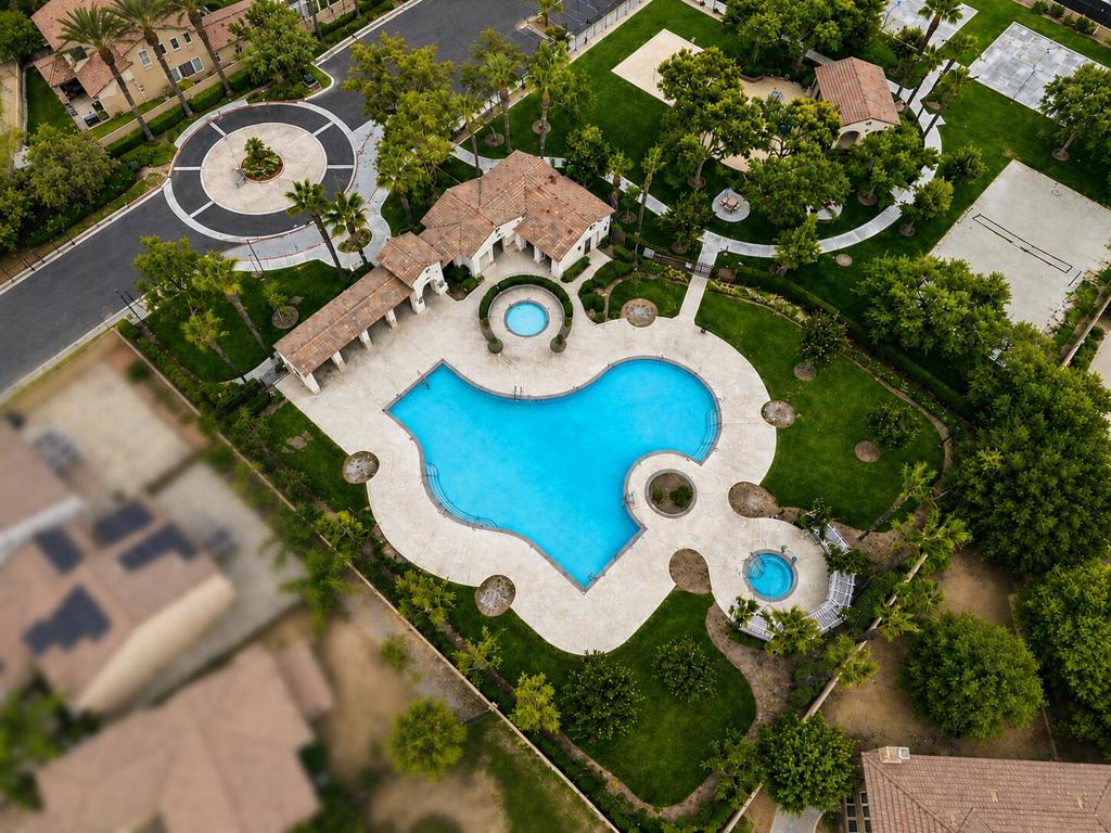 2121 Cottage Court