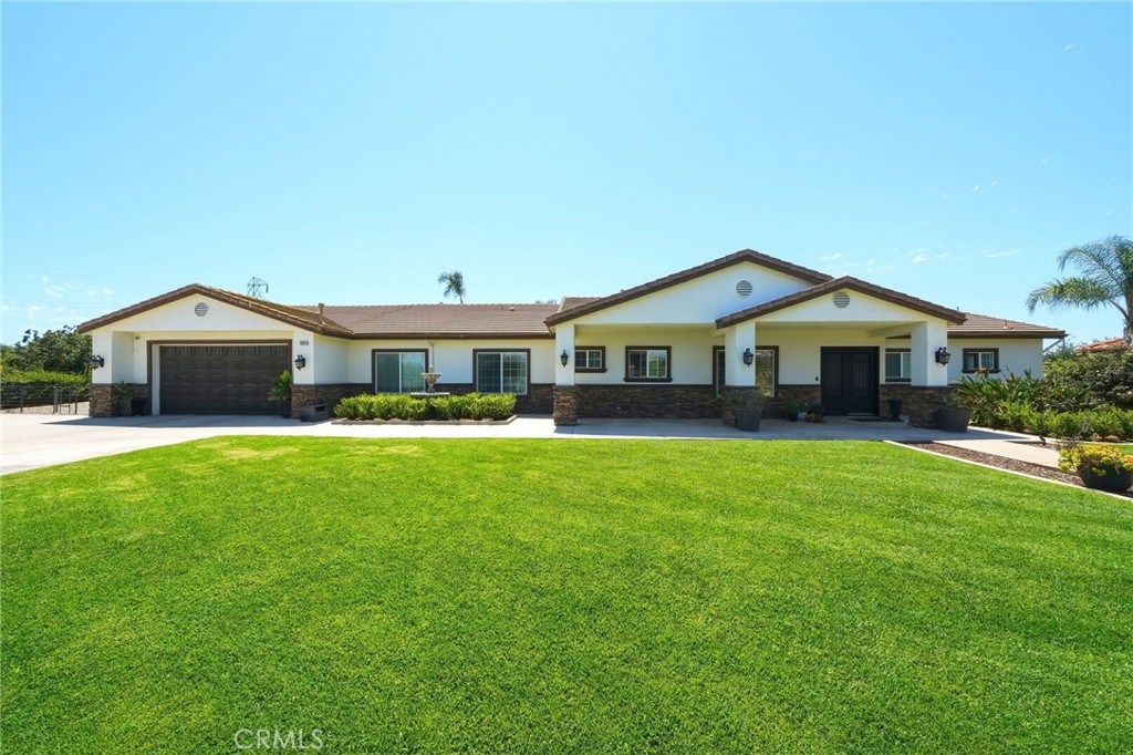 5685 Oak Tree Cir