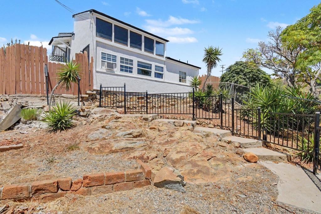 2610 Helix St.