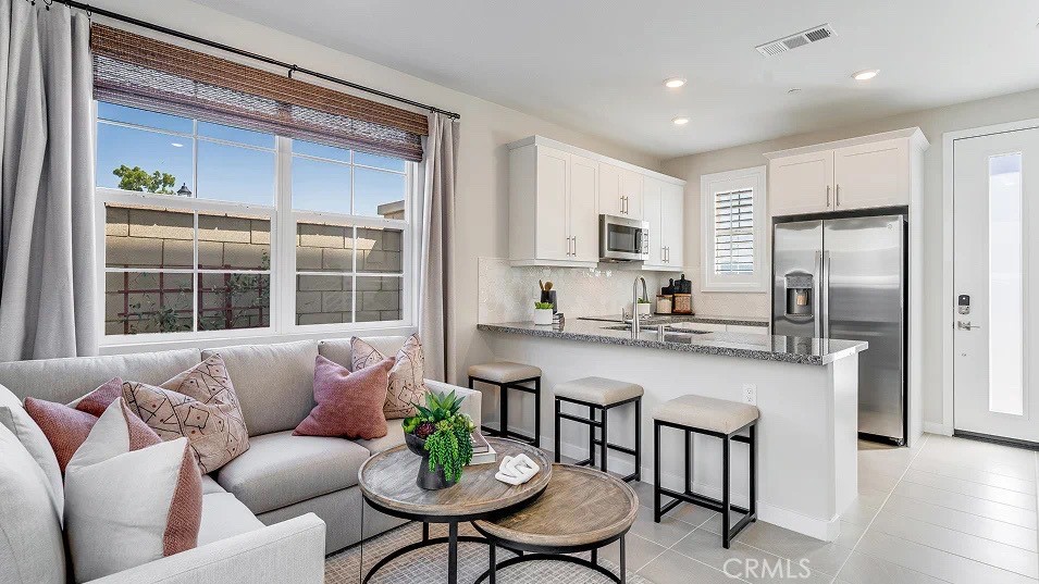 2678 E Lincoln Paseo