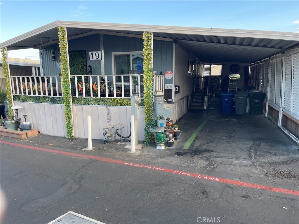 1515 Capalina Road 19