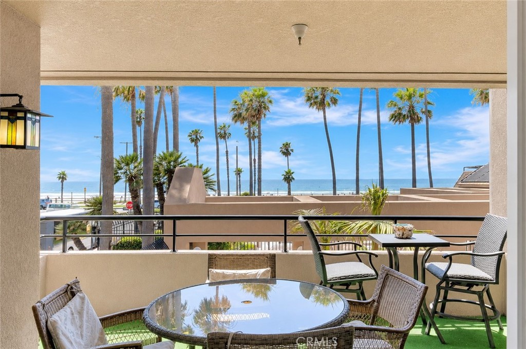 1200 Pacific Coast Highway 209