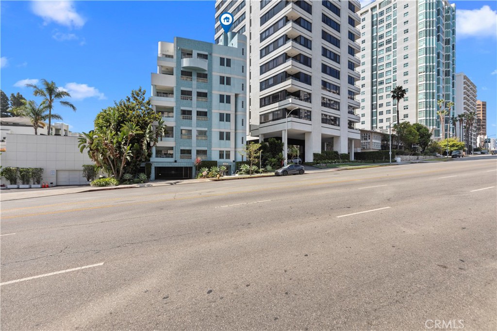 10336 Wilshire 703