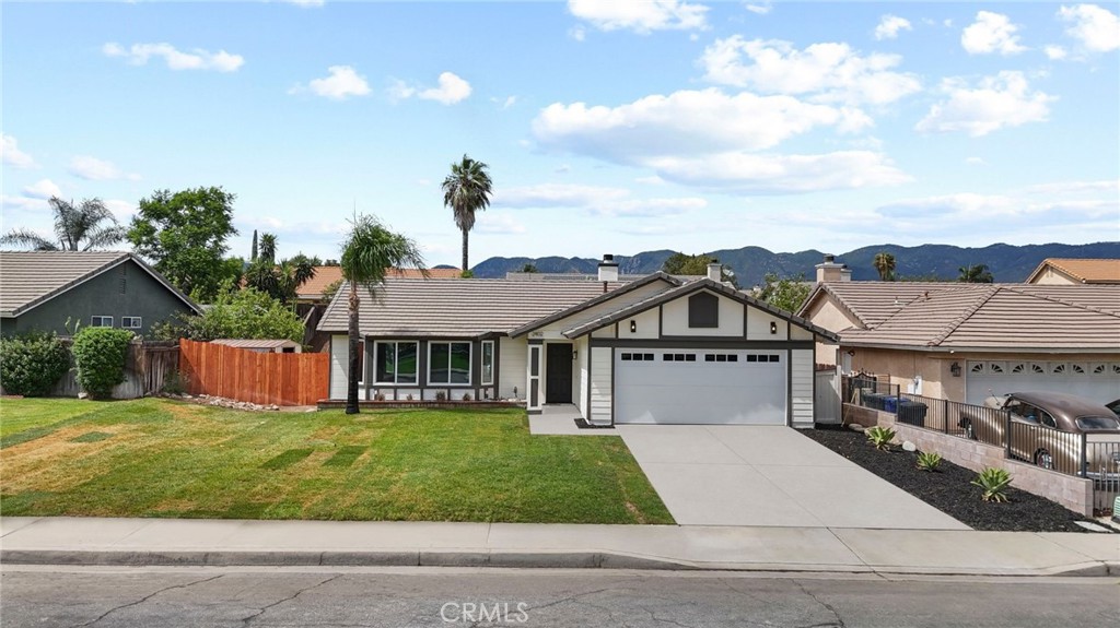 2402 W Sunrise Drive
