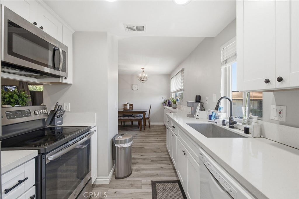 901 N Citrus 16