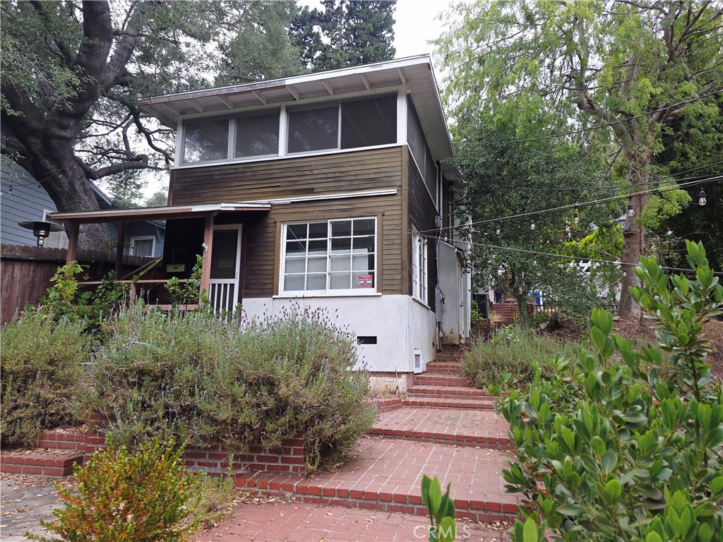 8709 Lookout Mountain